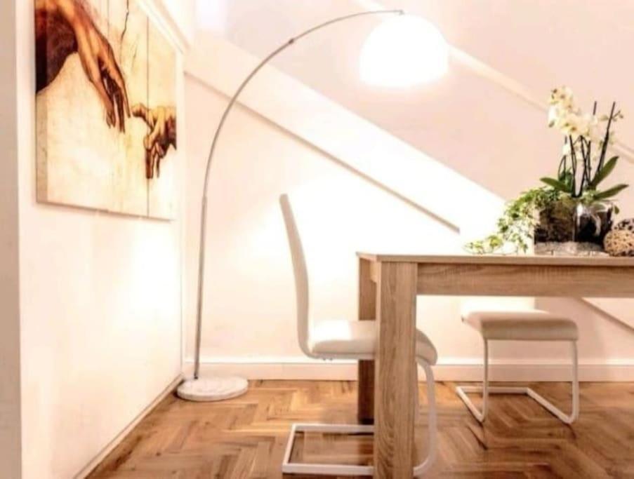 Campo De'fiori-rome By Foot Charming Aircwif Netflix Apartamento Roma