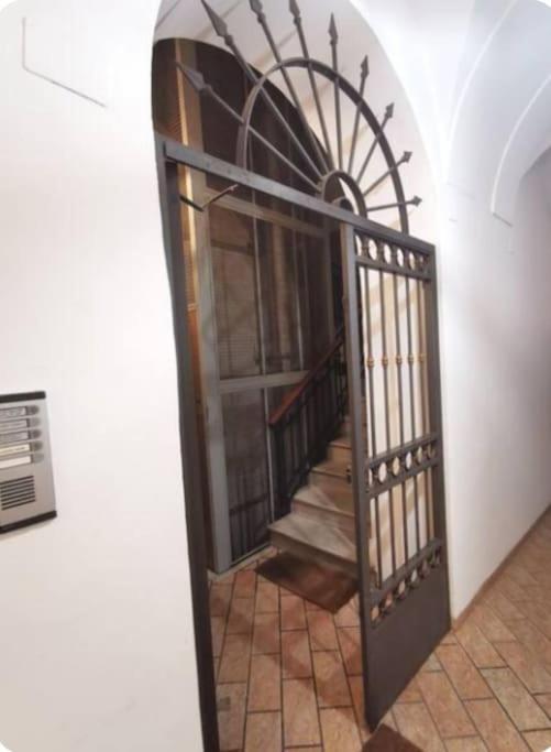 Campo De'fiori-rome By Foot Charming Aircwif Netflix Apartamento *