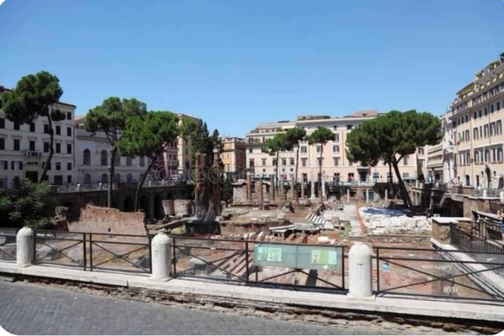 Campo De'fiori-rome By Foot Charming Aircwif Netflix * Roma