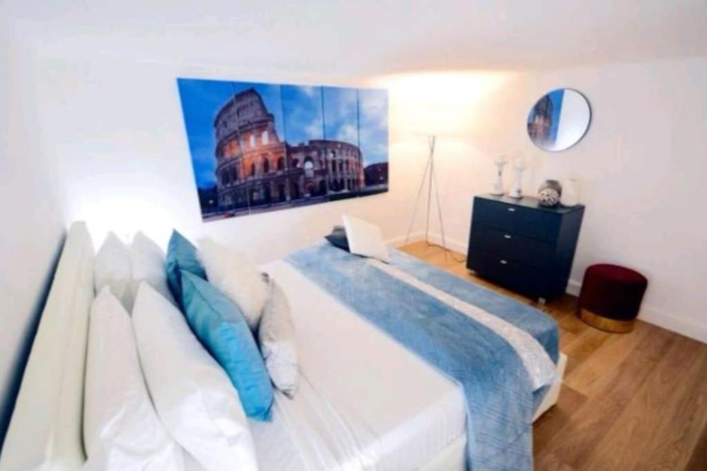 Campo De'fiori-rome By Foot Charming Aircwif Netflix Apartamento Roma